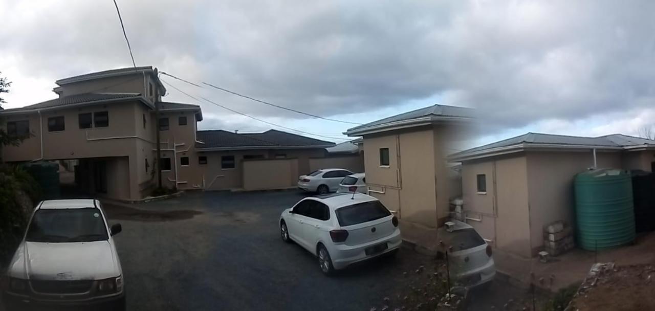 Emampingeni Lodge Bizana Bagian luar foto